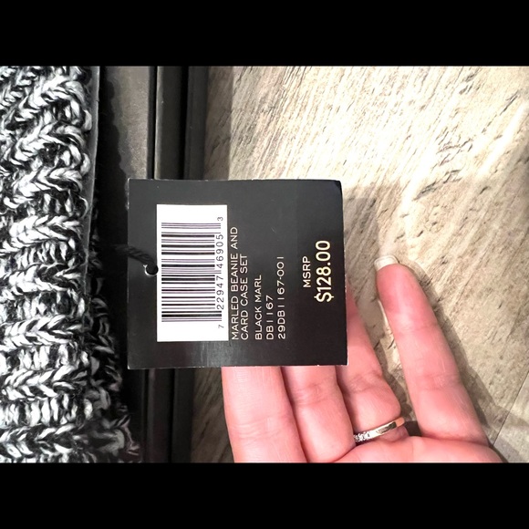 NEW Frye 🌟 Black Marbled Beanie and Card Case 🎁 Gift Set - Picture 5 of 6